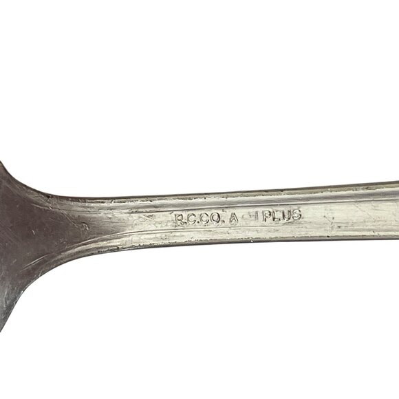 Vintage Oneida Silver Plate Spoons Set Of 2 Scalloped Handle 6" Tarnished Patina - Picture 5 of 6